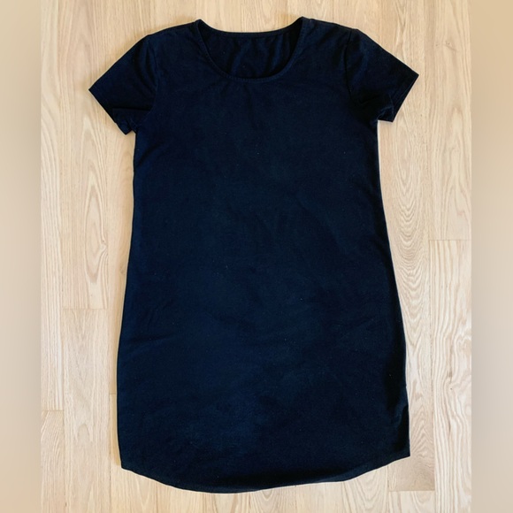 Casual Black Faux Suede T-Shirt Dress - Effortless Everyday Style - Picture 4 of 5